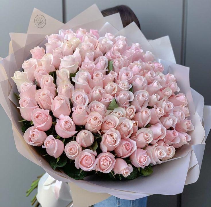 Whimsical Breeze: Sprightly Bloom Assortment